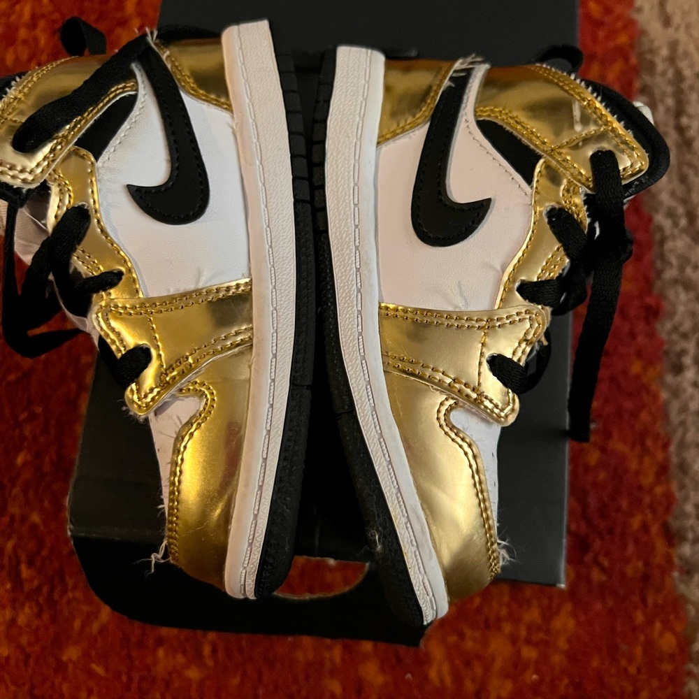 JORDAN 1 MID SE SIZE 8C